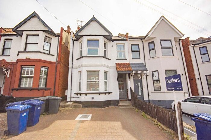 2 Bedroom Flat To Rent In Mount Road, Hendon, NW4