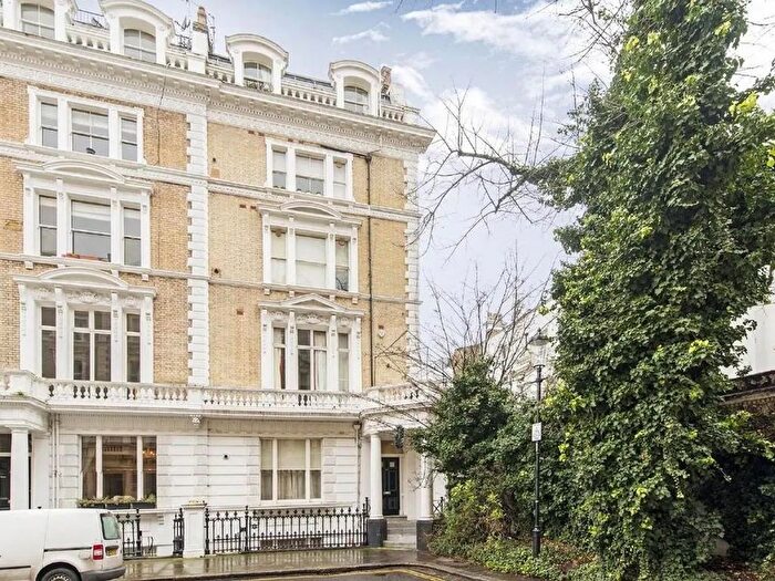 1 Bedroom Flat For Sale In Clanricarde Gardens, Notting Hill Gate, London, W2