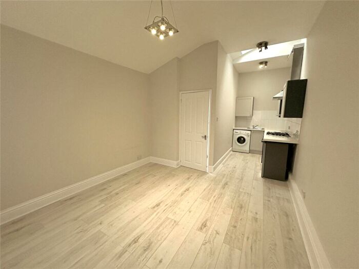 1 Bedroom Apartment For Sale In St. Peters Street, South Croydon, CR2