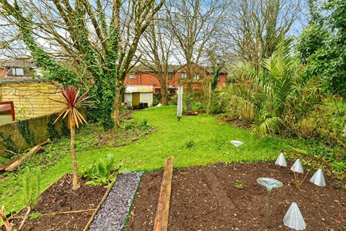 2 Bedroom Flat For Sale In Top Hill, Grampound Road, Truro, TR2