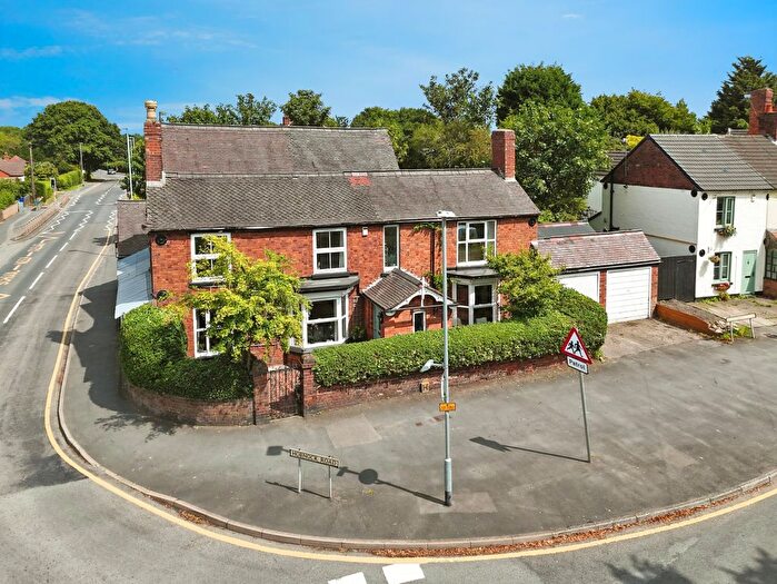 4 Bedroom Detached House For Sale In Brownshore Lane, Essington, Wolverhampton, WV11