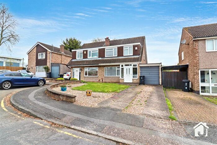 3 Bedroom Semi Detached House For Sale In Woodhall Close, Leicester, Leicestershire, LE3