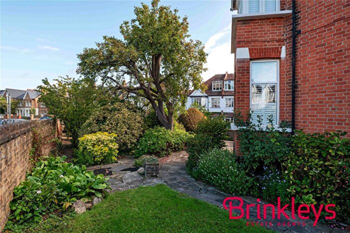 1 Bedroom Flat To Rent In Vineyard Hill Road, London, SW19