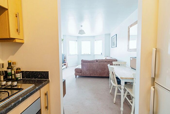 2 Bedroom Flat For Sale In Greensand View, Woburn Sands, Milton Keynes, MK17
