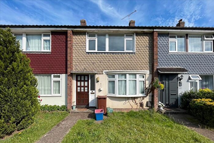 3 Bedroom Terraced House For Sale In Osborne Close, Feltham, Middlesex, TW13