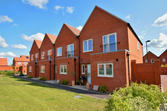 3 Bedroom End Of Terrace House To Rent In Winchester, SO22