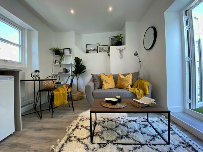 1 Bedroom Flat To Rent In Portland Street, Clifton, Bristol, BS8