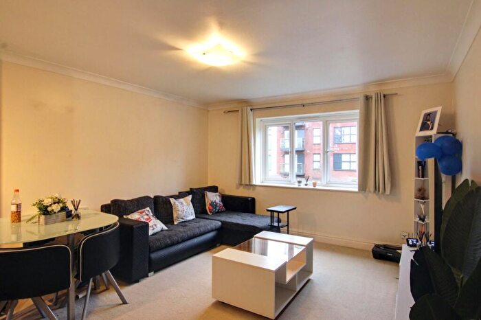 1 Bedroom Apartment For Sale In Great Heathmead, Anscome House Great Heathmead, RH16