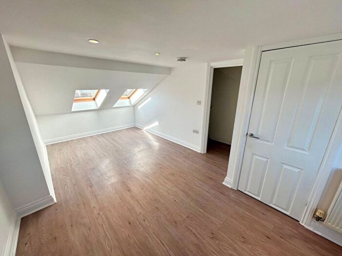 4 Bedroom Semi-Detached House To Rent In Bromley Gardens, Bromley, BR2