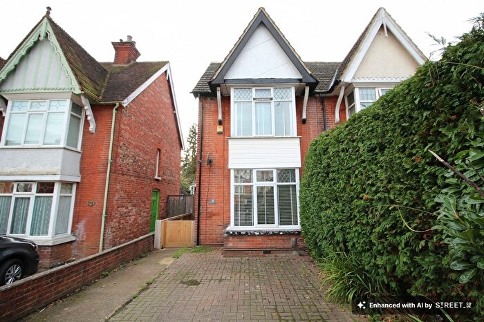 2 Bedroom Semi-Detached House For Sale In Faversham Road, Kennington, TN24