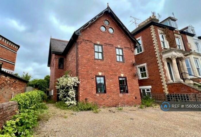 3 Bedroom Maisonette To Rent In Albert Road, Wokingham, RG40