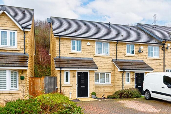 3 Bedroom Semi-Detached House For Sale In , Samuel Fox Avenue, Fox Valley, Sheffield, S36