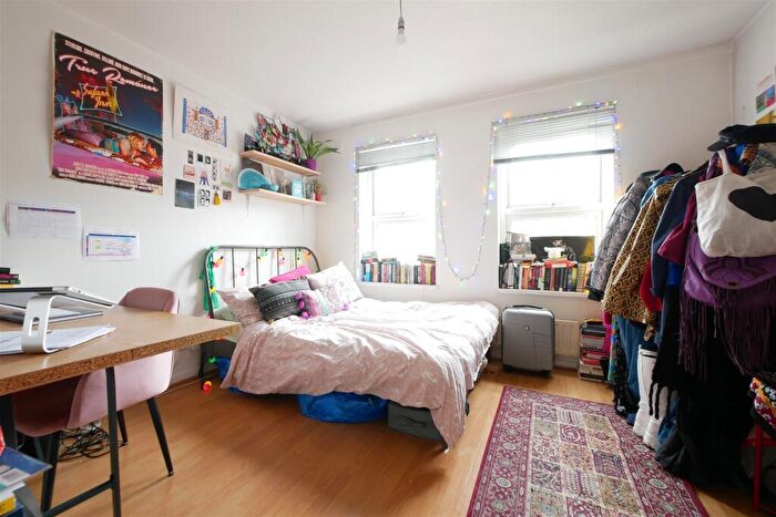 4 Bedroom Terraced House To Rent In Northwold Road, Clapton, E5