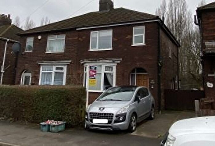3 Bedroom Semi Detached House To Rent In Kenilworth Road, Scunthorpe, DN16
