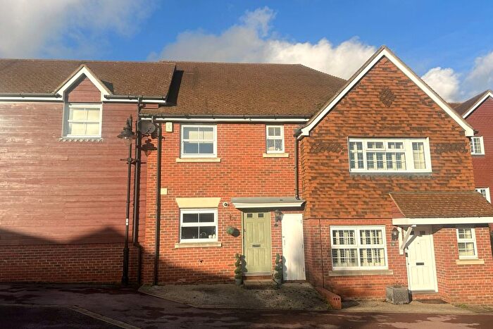 3 Bedroom Terraced House For Sale In Chertsey Street, Fleet, GU51