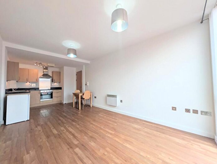 1 Bedroom Apartment To Rent In George Street, Birmingham, B3