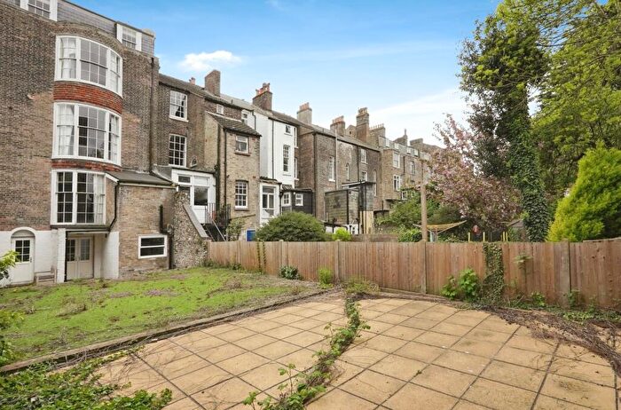 1 Bedroom Flat To Rent In Castle Street, Dover, CT16