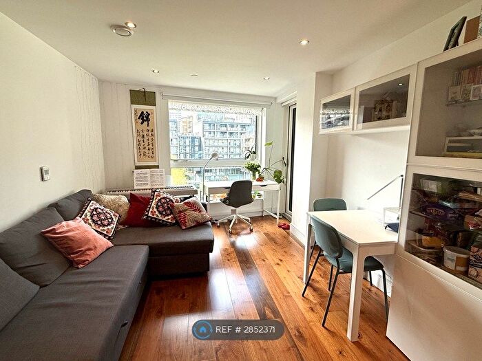 1 Bedroom Flat To Rent In Lincoln Plaza, Canary Wharf, E14