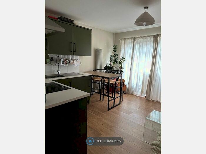 1 Bedroom Flat To Rent In Trafalgar Court, York, YO23