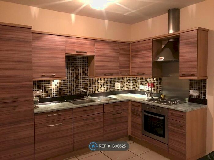 2 Bedroom Flat To Rent In Beech House, Manchester, M22