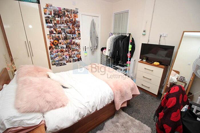 8 Bedroom House To Rent In Saint Michael's Crescent, Leeds, LS6