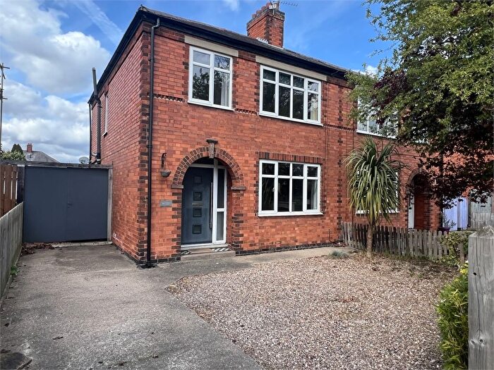 3 Bedroom Semi-Detached House To Rent In Windsor Avenue, Newark, Nottinghamshire., NG24