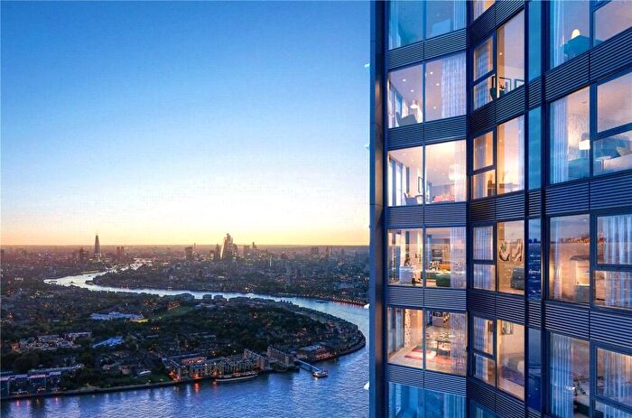 3 Bedroom Apartment For Sale In Aspen, Consort Place, Marsh Wall, Canary Wharf, E14