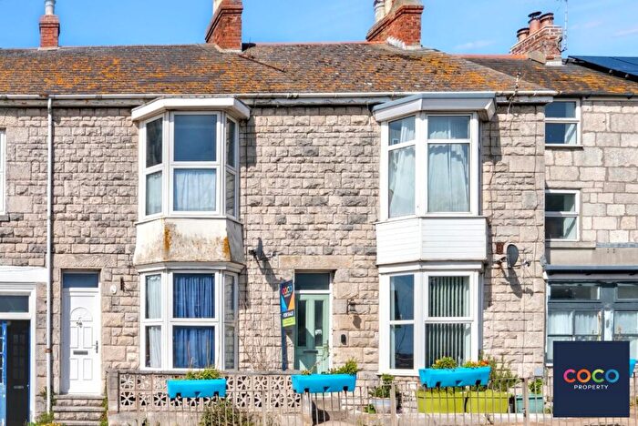 2 Bedroom Apartment For Sale In Portland, Dorset, DT5