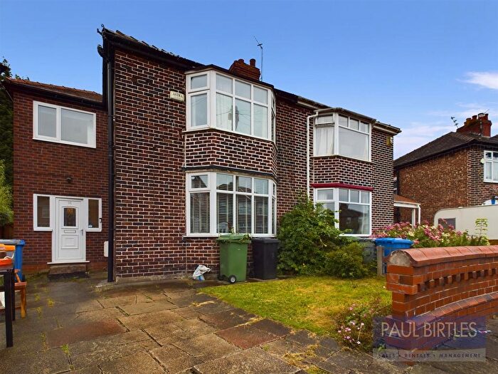 4 Bedroom Semi-Detached House To Rent In Haig Road, Stretford, Manchester, M32