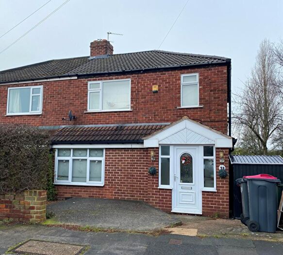 3 Bedroom Semi-Detached House To Rent In Myrtle Crescent, Wickersley, S66