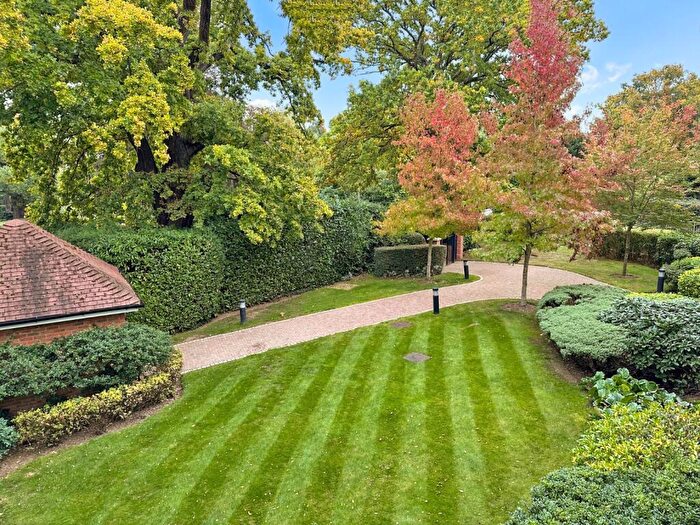 2 Bedroom Apartment For Sale In Station Road, Beaconsfield, HP9