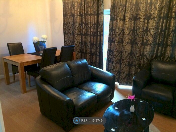 2 Bedroom Flat To Rent In Powis Lane, Oxley Park, Milton Keynes, MK4