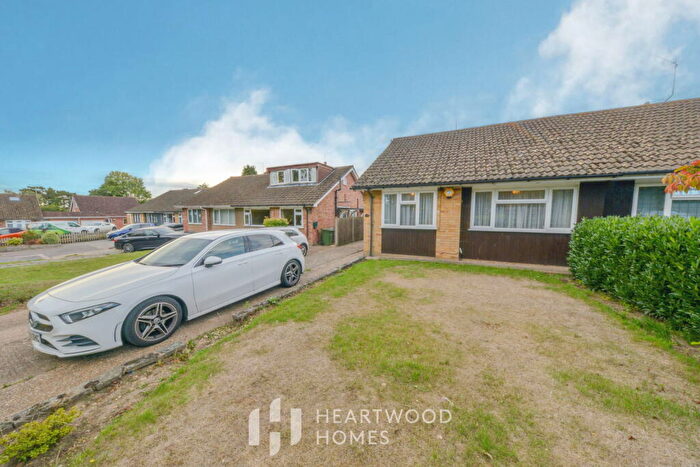 2 Bedroom Semi-Detached Bungalow For Sale In Seaman Close, Park Street, St. Albans, AL2