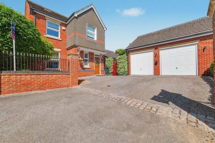 4 Bedroom Detached House For Sale In Marlborough Place, Lutterworth, LE17