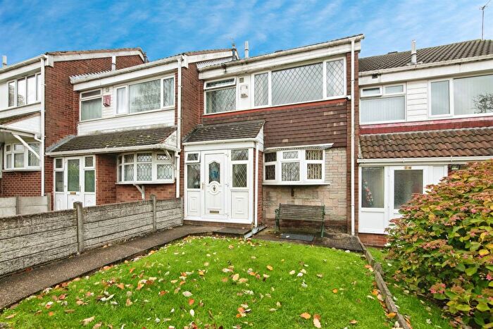 3 Bedroom Terraced House For Sale In Holloway Bank, West Bromwich, B70