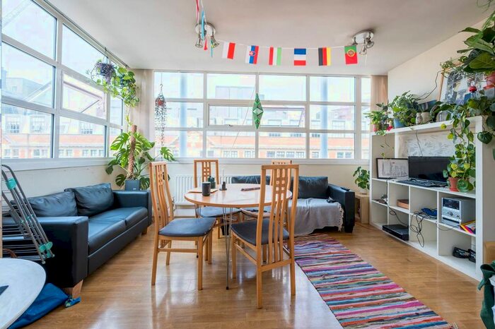 2 Bedroom Flat To Rent In Sycamore Street, Clerkenwell, London, EC1Y