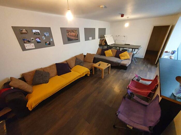 10 Bedroom House To Rent In Miskin Street, Cathays, Cardiff, CF24