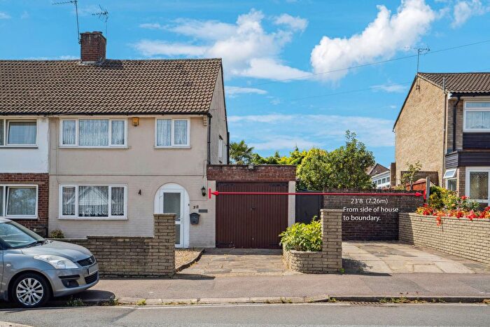 3 Bedroom Semi-detached House For Sale In Douglas Avenue, Watford, WD24