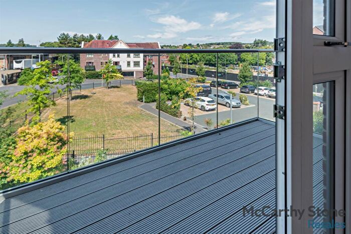 2 Bedroom Apartment For Sale In Austen Place, Lower Turk Street, Alton, GU34