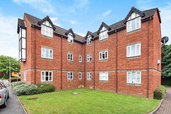 2 Bedroom Flat To Rent In Rembrandt Way, Reading, RG1