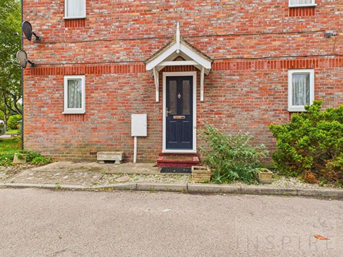 1 Bedroom Flat To Rent In Crawley Road, Roffye Court, RH12