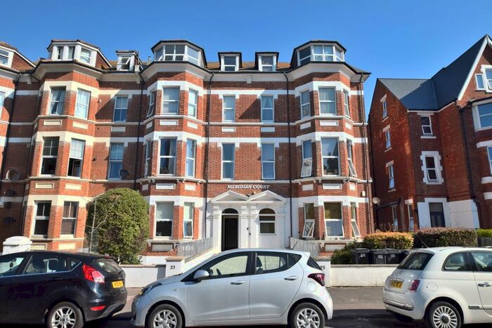 2 Bedroom Flat To Rent In Jevington Gardens, Eastbourne, BN21