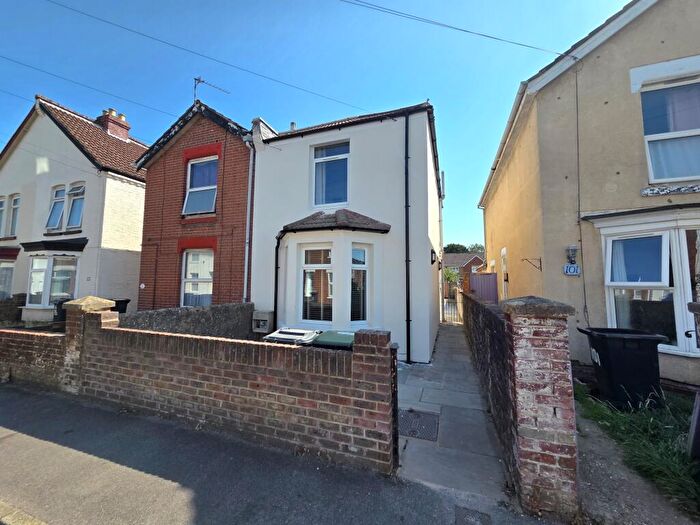 3 Bedroom Semi-Detached House To Rent In Leesland Road, Gosport, PO12