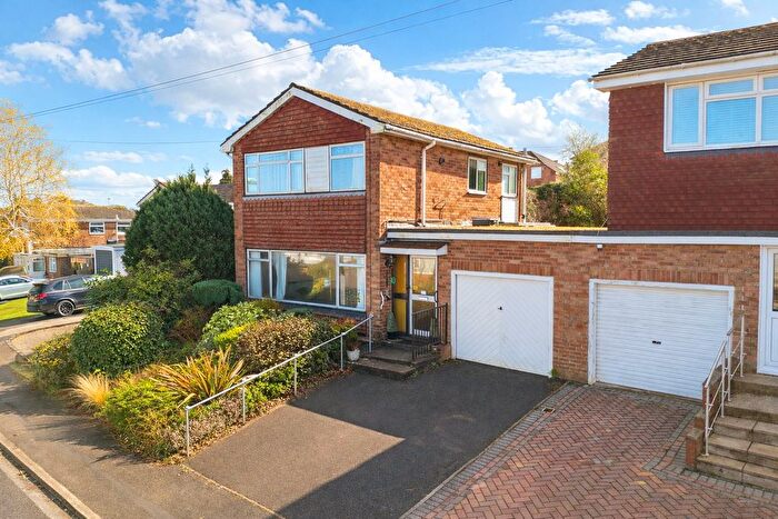 4 Bedroom Detached House For Sale In Clinton Road, Lymington, SO41