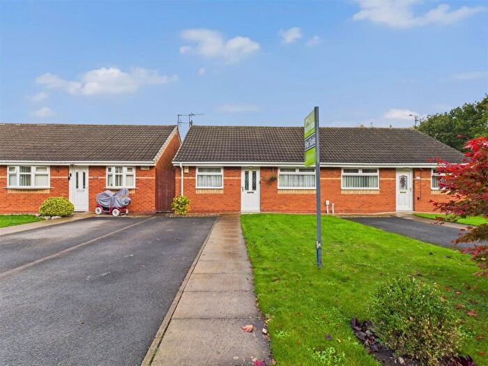 2 Bedroom Semi-Detached Bungalow For Sale In Springbok Close, Hull, HU4