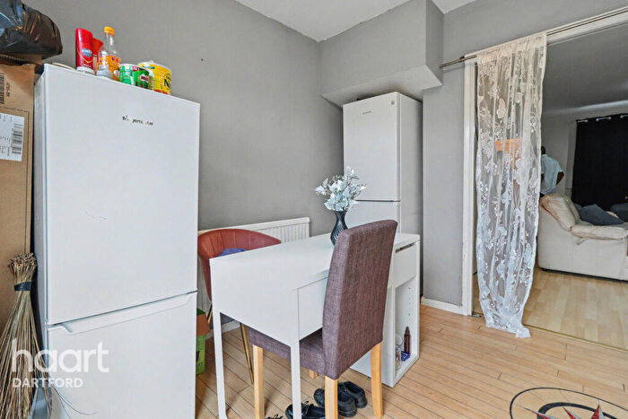 3 Bedroom Terraced House To Rent In Falcon Close, Dartford, DA1