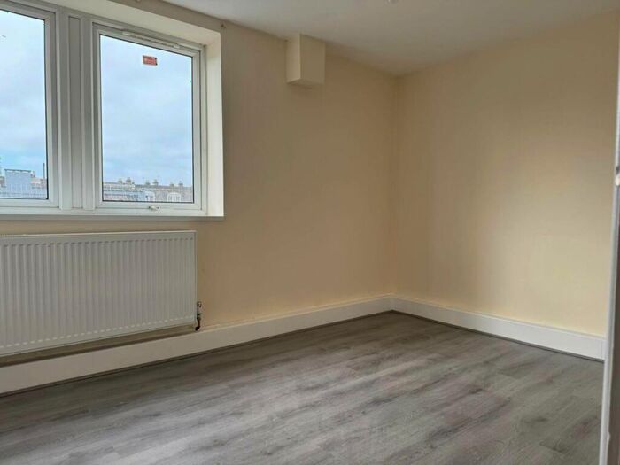 1 Bedroom Flat To Rent In Goodmayes Road, Seven Kings, IG3