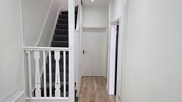 4 Bedroom Property To Rent In Shackleton Road, Southall, UB1