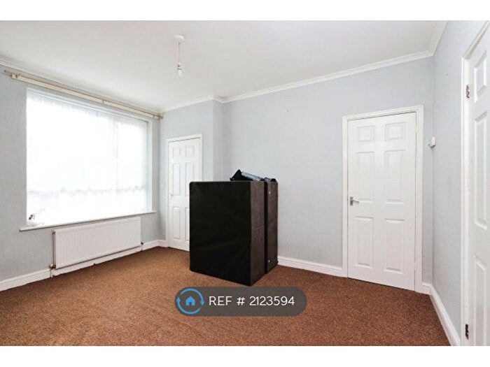 2 Bedroom End Of Terrace House To Rent In Longley Avenue West, Sheffield, S5