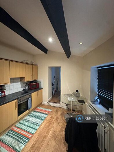 1 Bedroom Flat To Rent In The Green, Leeds, LS18